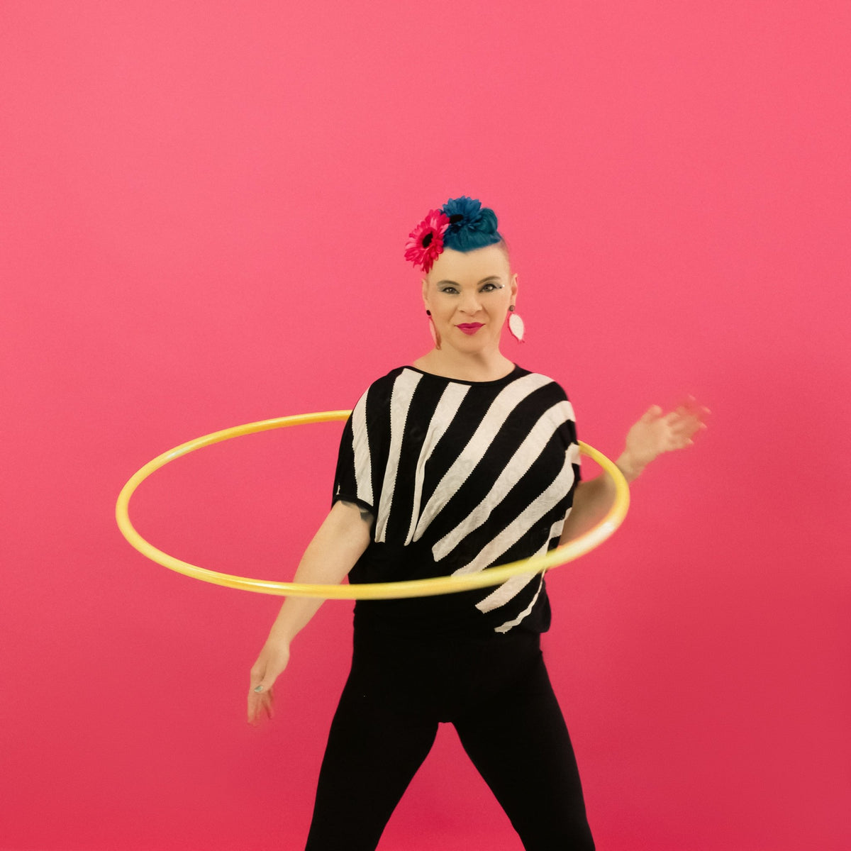 Beginner Hula Hoop Tricks - Hoop Empire